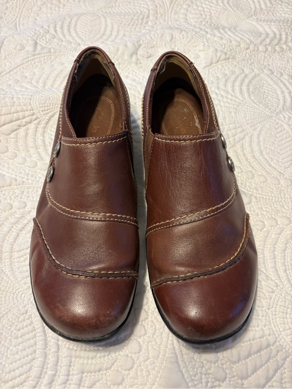 Clarks Brown Leather Slip-On Loafers Women’s Size 10 Comfort Casual Shoes - Picture 2 of 5